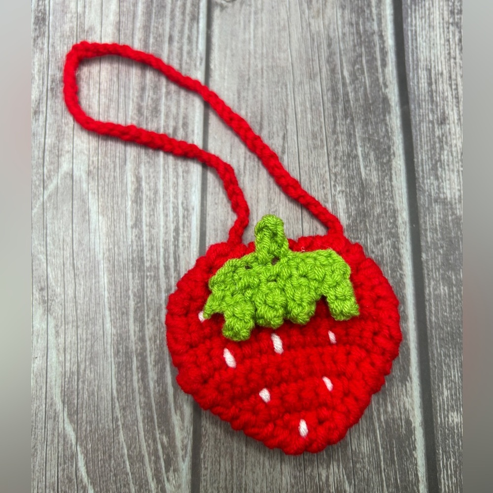 🍓NEW Strawberry Crochet Mini Bag Charm Keychain Micro Pouch Purse